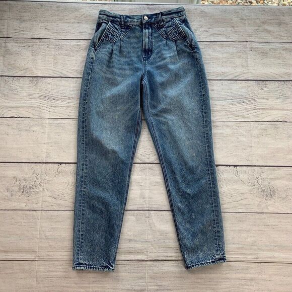 American Eagle Jeans sz 2 Reg Mom Style Vintage Look Light Wash Inseam 27" - Picture 1 of 11